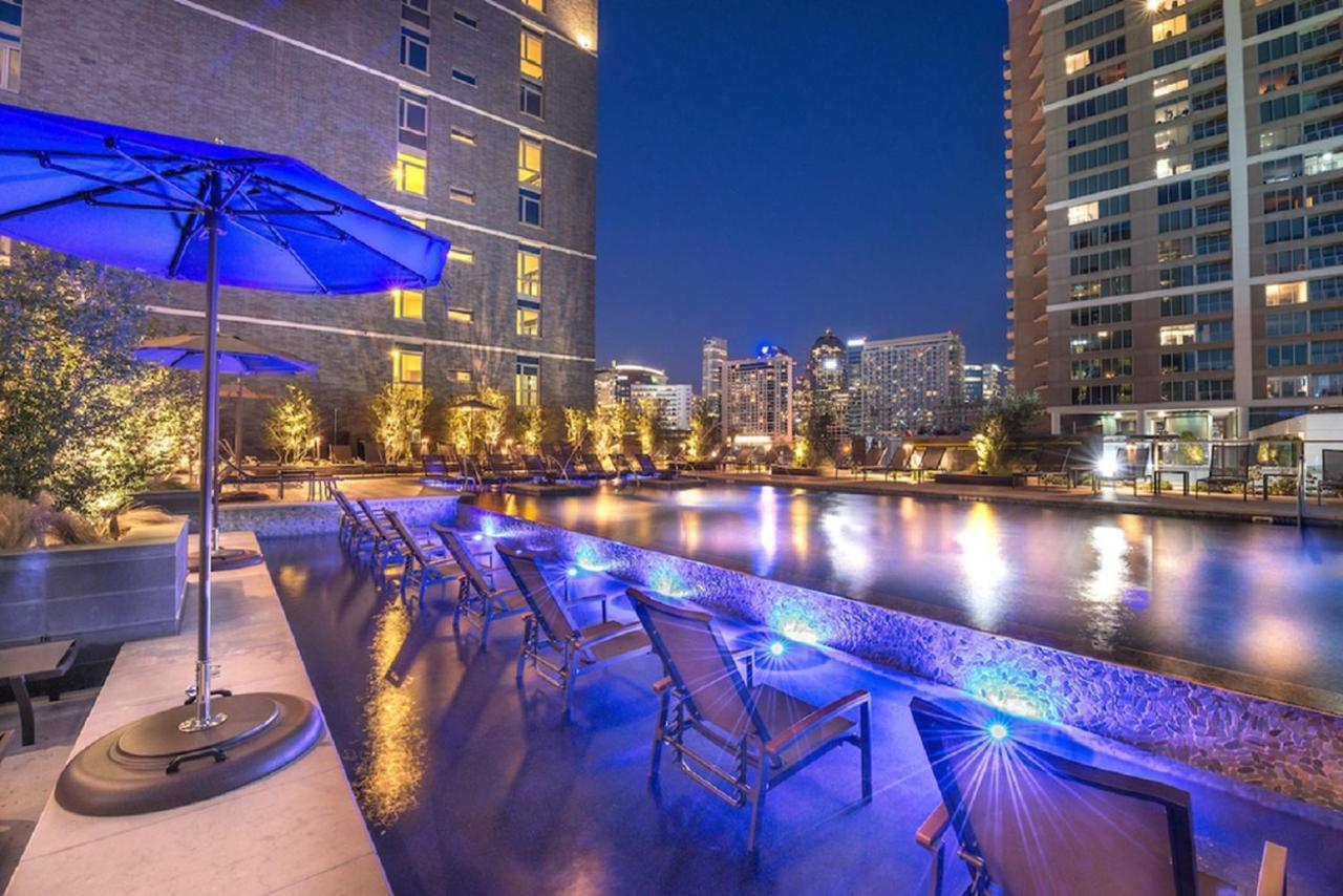 Downtown Dallas Apt With View Walking Distance To Aac With Free Parking Pool Wifi Exterior photo